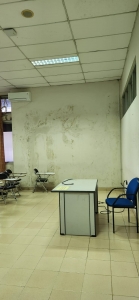 Kondisi cat di salah satu kelas